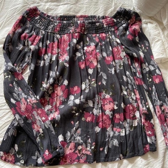 Top - Picture 2 of 2